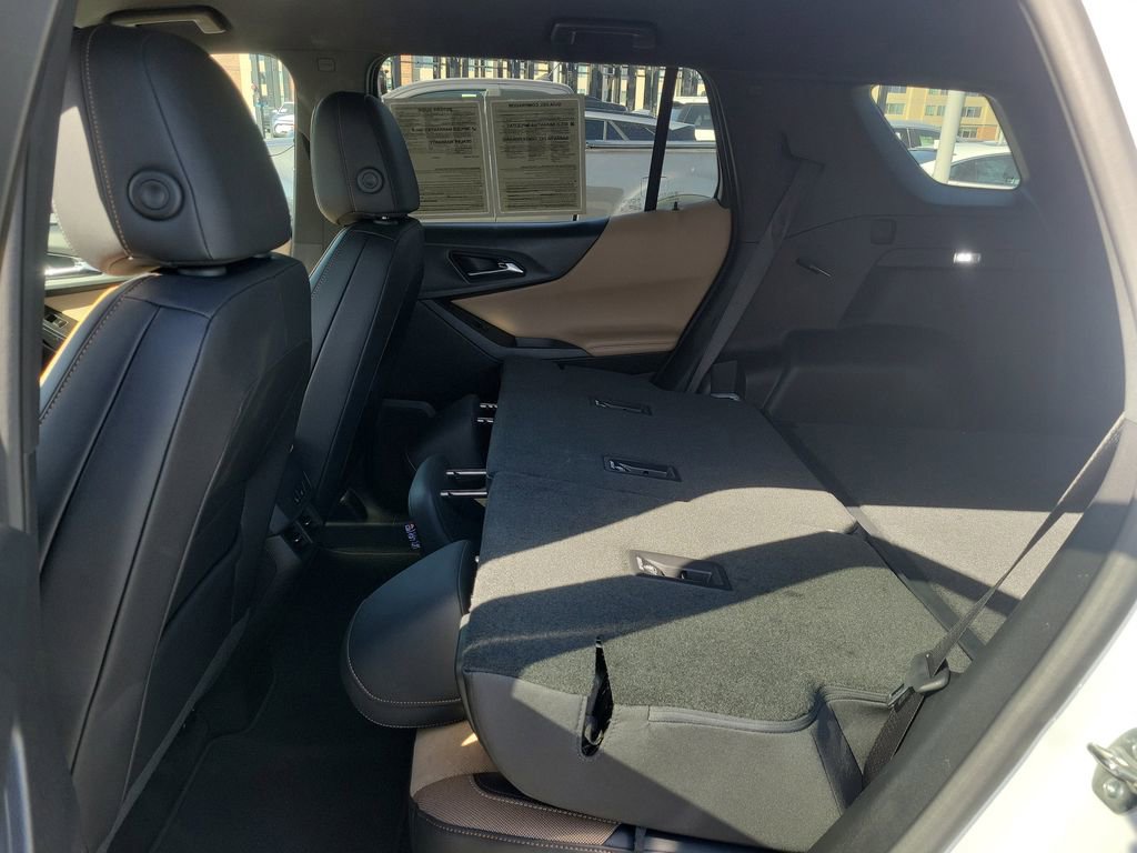 Used 2025 Chevrolet Equinox ACTIV w/ Convenience Package III image 15