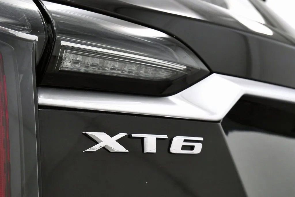 Used 2023 Cadillac XT6 Sport w/ Platinum Package AWD/4WD image 10