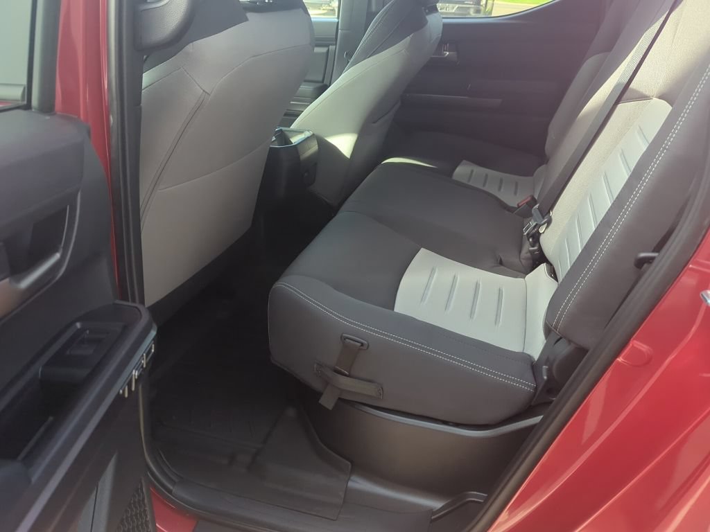 Used 2025 Toyota Tacoma TRD Off-Road AWD/4WD image 20