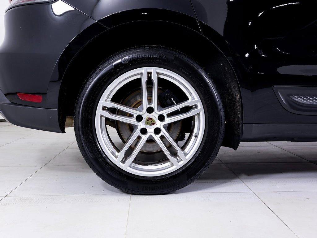 Used 2025 Porsche Macan image 21