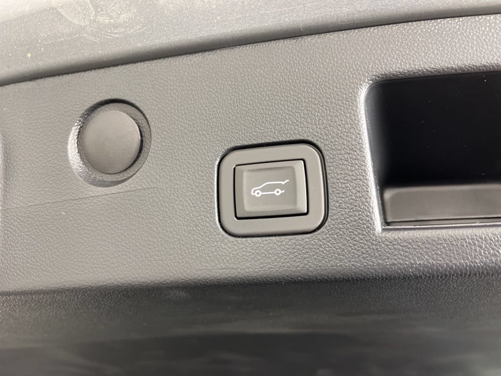 New 2026 Chevrolet Equinox ACTIV w/ Convenience Package III AWD/4WD image 22