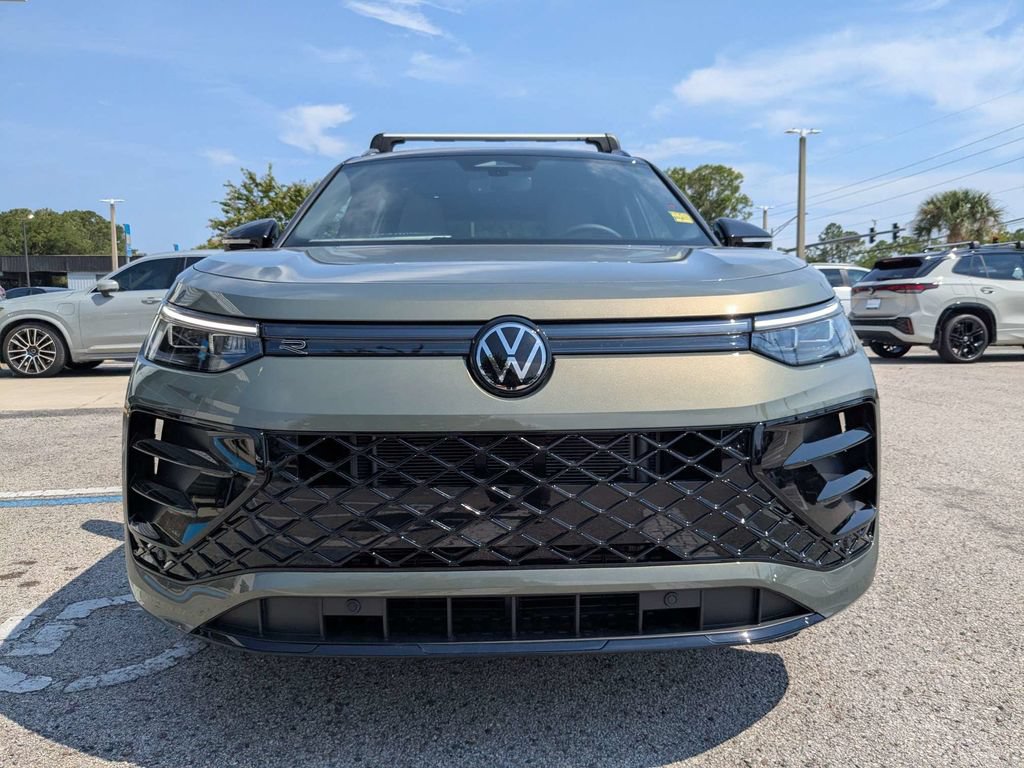 New 2026 Volkswagen Tiguan SE R-Line FWD image 9