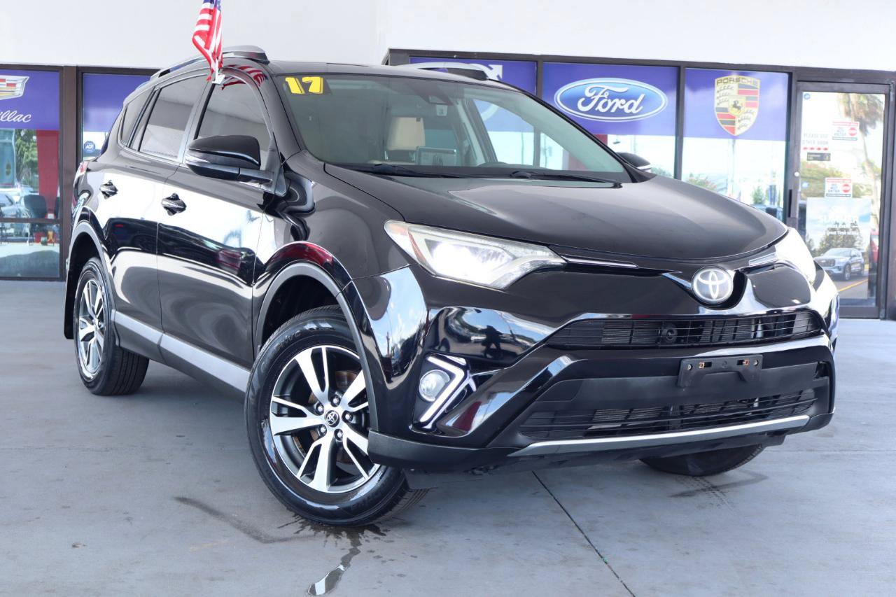 Used 2017 Toyota RAV4 XLE w/ All Weather Liner Package AWD/4WD image 2