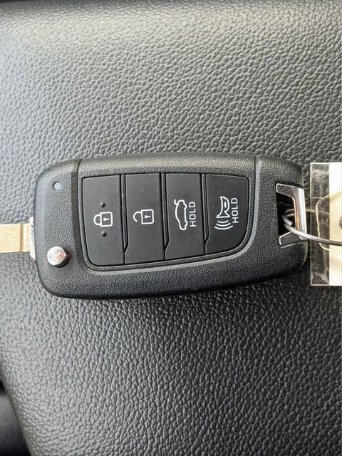 Used 2024 Hyundai Elantra SE FWD image 29