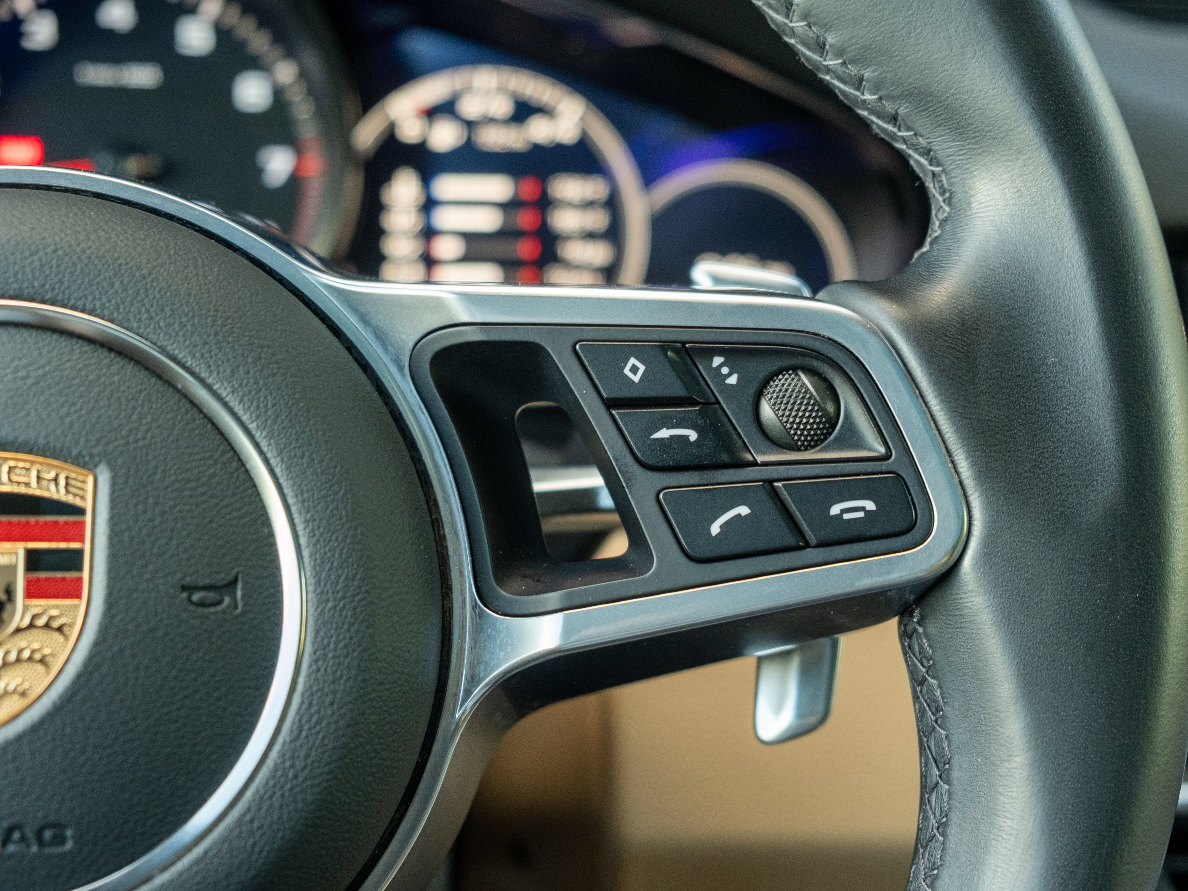 Certified 2023 Porsche Cayenne AWD/4WD image 25