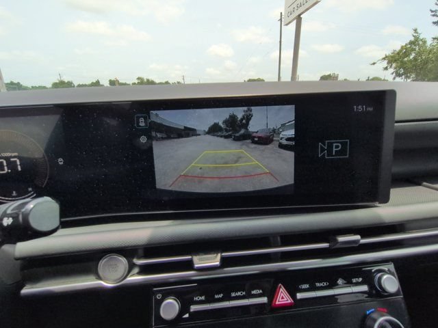Used 2025 Hyundai Santa Cruz SEL AWD/4WD image 17