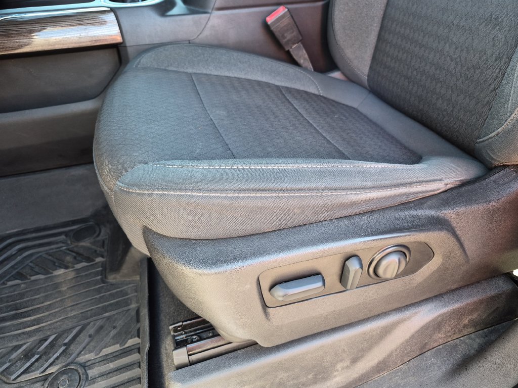 Certified 2022 Chevrolet Silverado 1500 RST AWD/4WD image 15