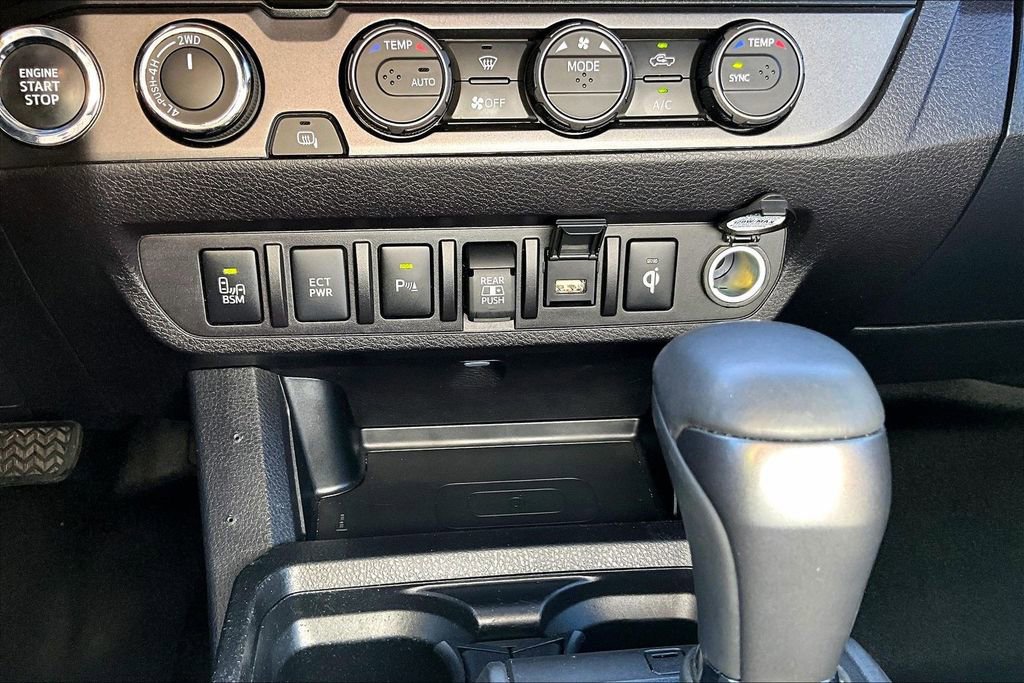 Used 2023 Toyota Tacoma TRD Sport w/ Technology Package image 31