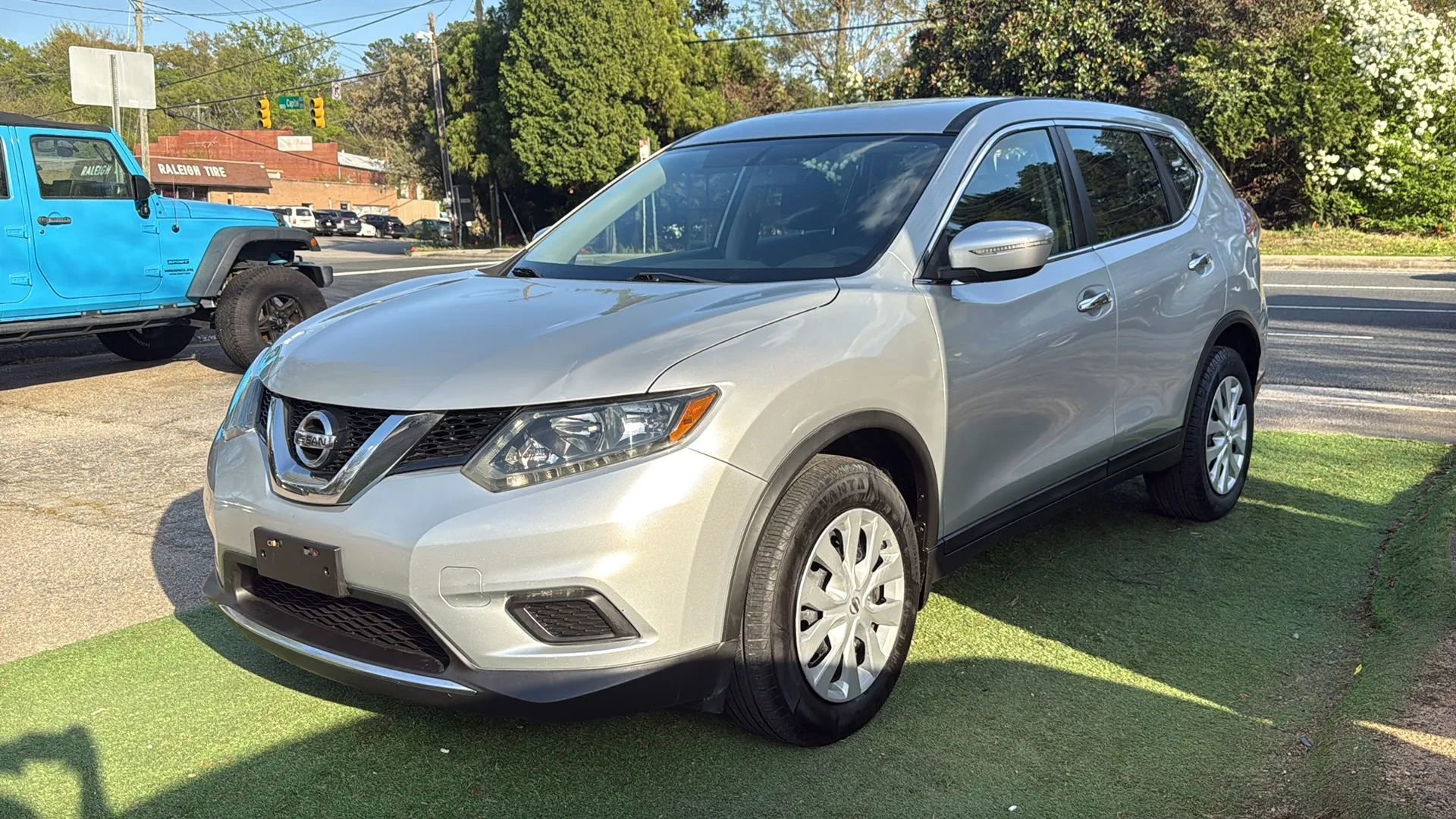 Used 2015 Nissan Rogue S image 3