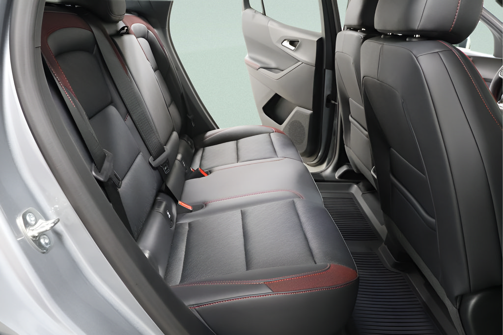 New 2027 Chevrolet Equinox RS w/ Safety and Technology Package FWD image 31