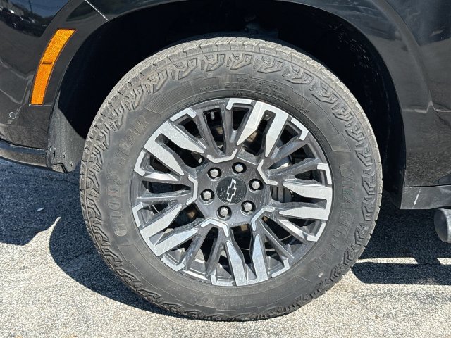 Used 2025 Chevrolet Tahoe Z71 AWD/4WD image 6
