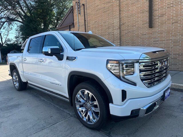 Used 2024 GMC Sierra 1500 Denali w/ Denali Reserve Package AWD/4WD image 2