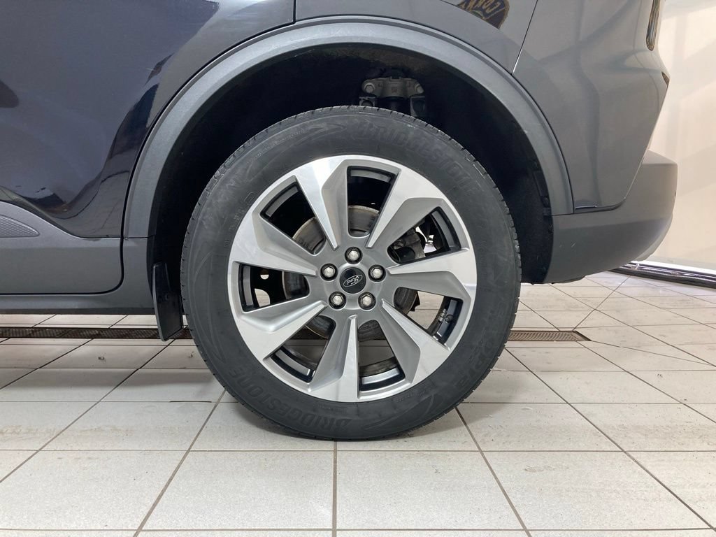 Used 2024 Ford Escape Platinum AWD/4WD image 27