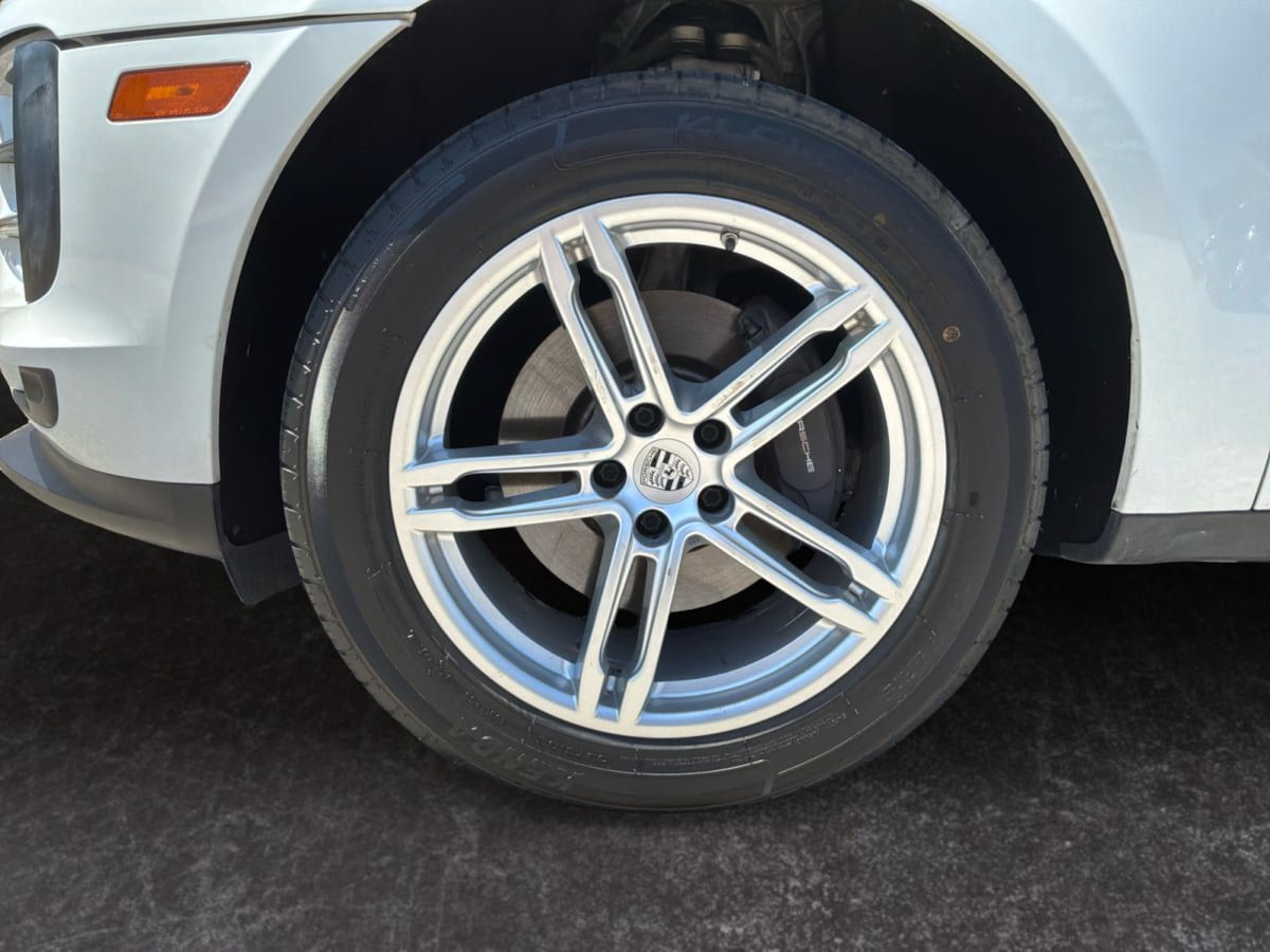 Used 2019 Porsche Macan AWD/4WD image 9