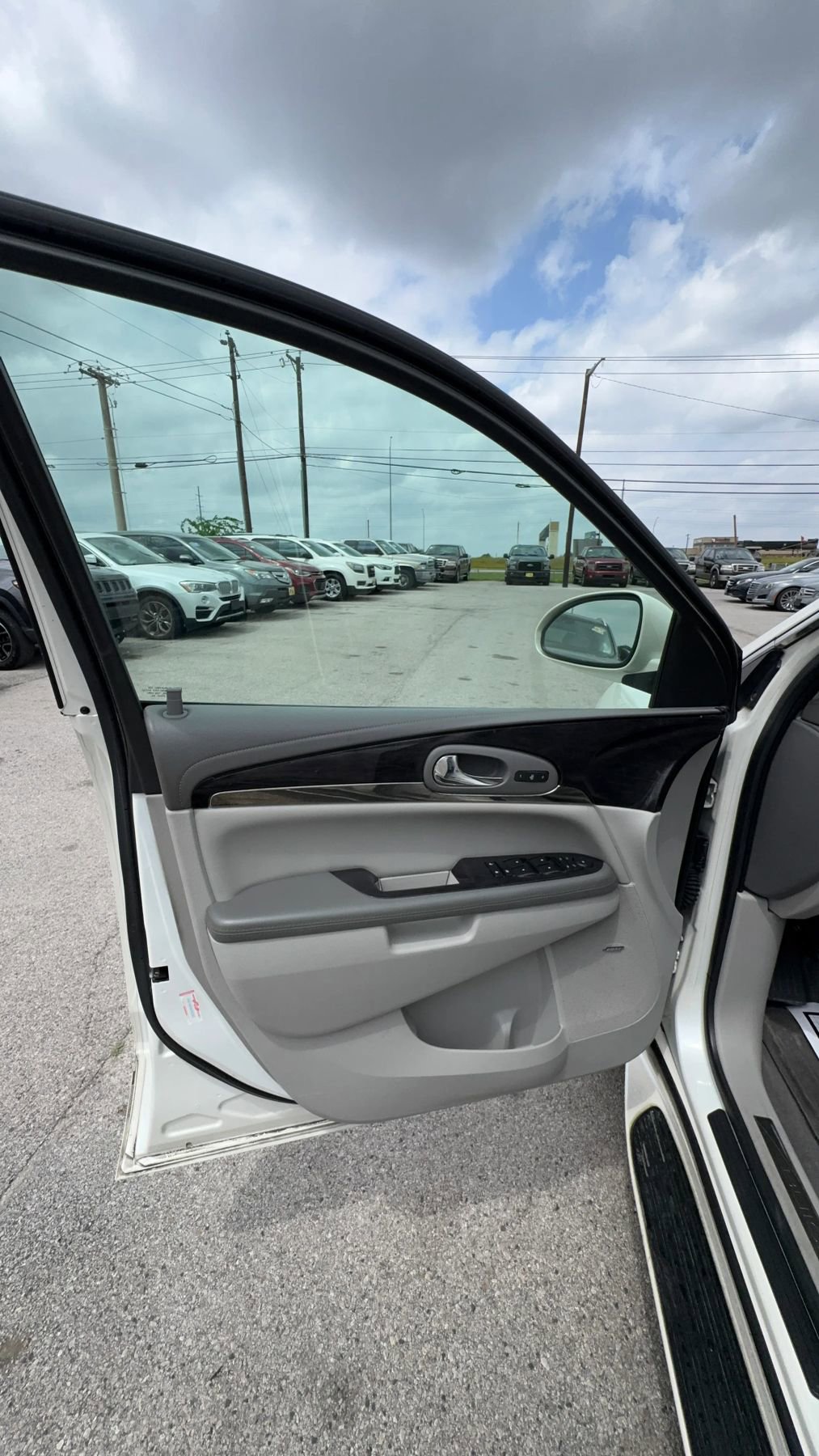 Used 2015 Buick Enclave Premium w/ Experience Buick Package image 12