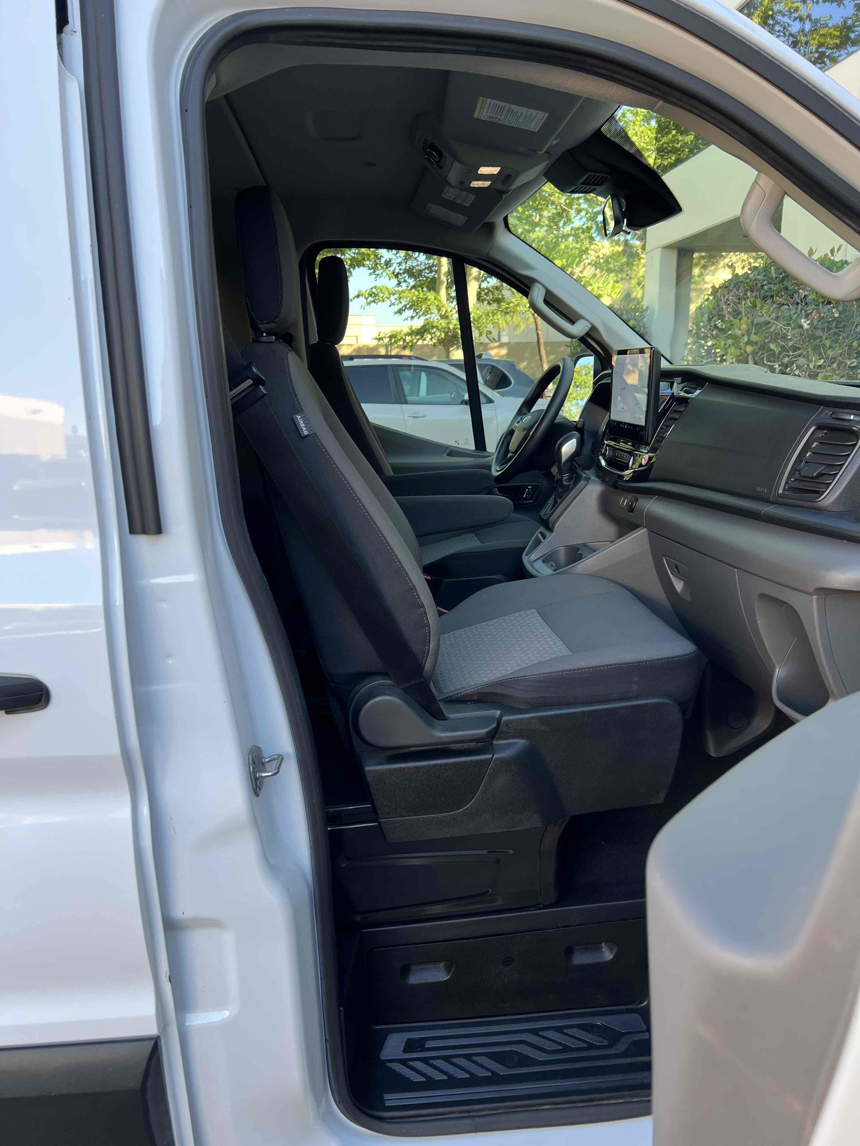 Used 2024 Ford Transit 350 XLT RWD image 31