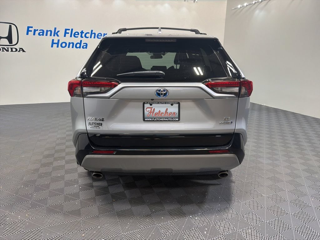 Used 2024 Toyota RAV4 SE w/ Convenience Package AWD/4WD image 4
