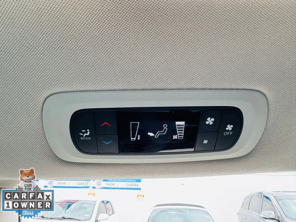 Used 2020 Chrysler Voyager L image 13