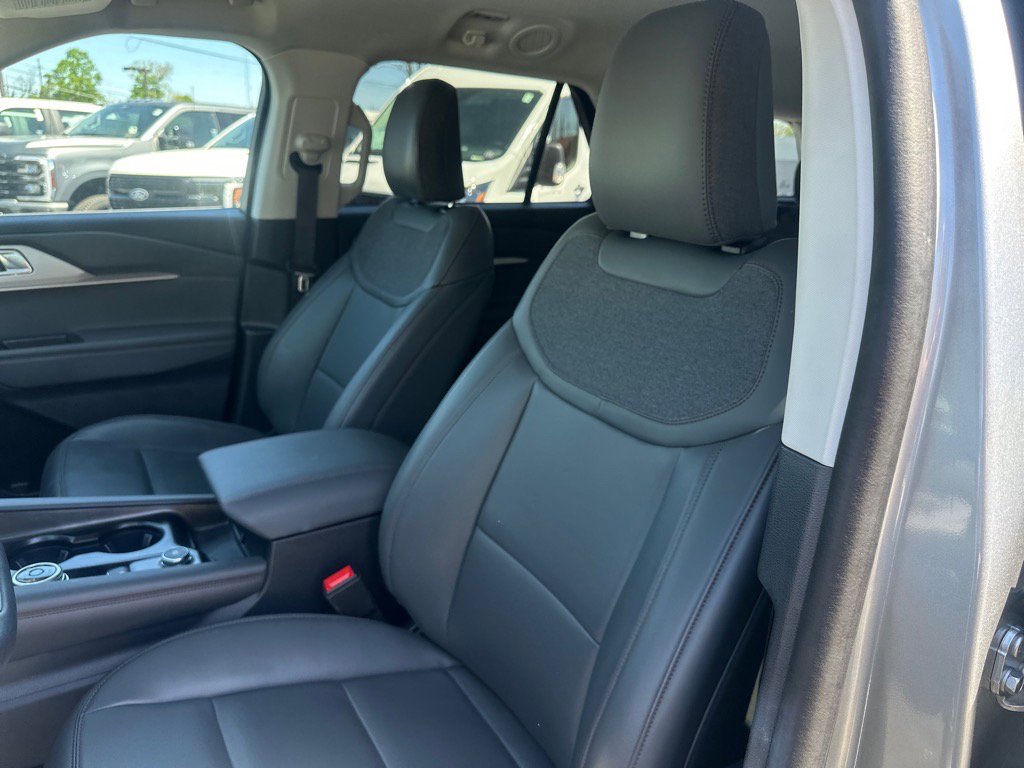 New 2025 Ford Explorer Active w/ Active Comfort Package image 13