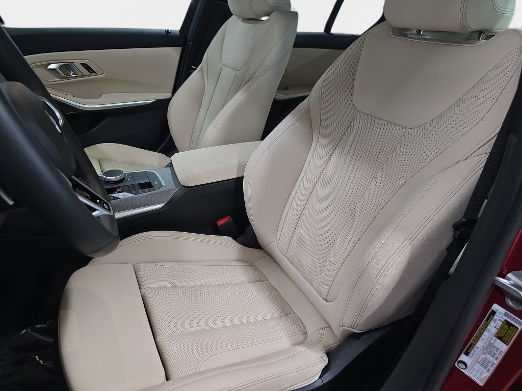 Used 2026 BMW 330i Sedan w/ M Sport Package RWD image 17