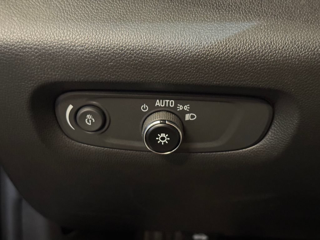Used 2022 Chevrolet Traverse LS w/ LPO, Floor Liner Package AWD/4WD image 18