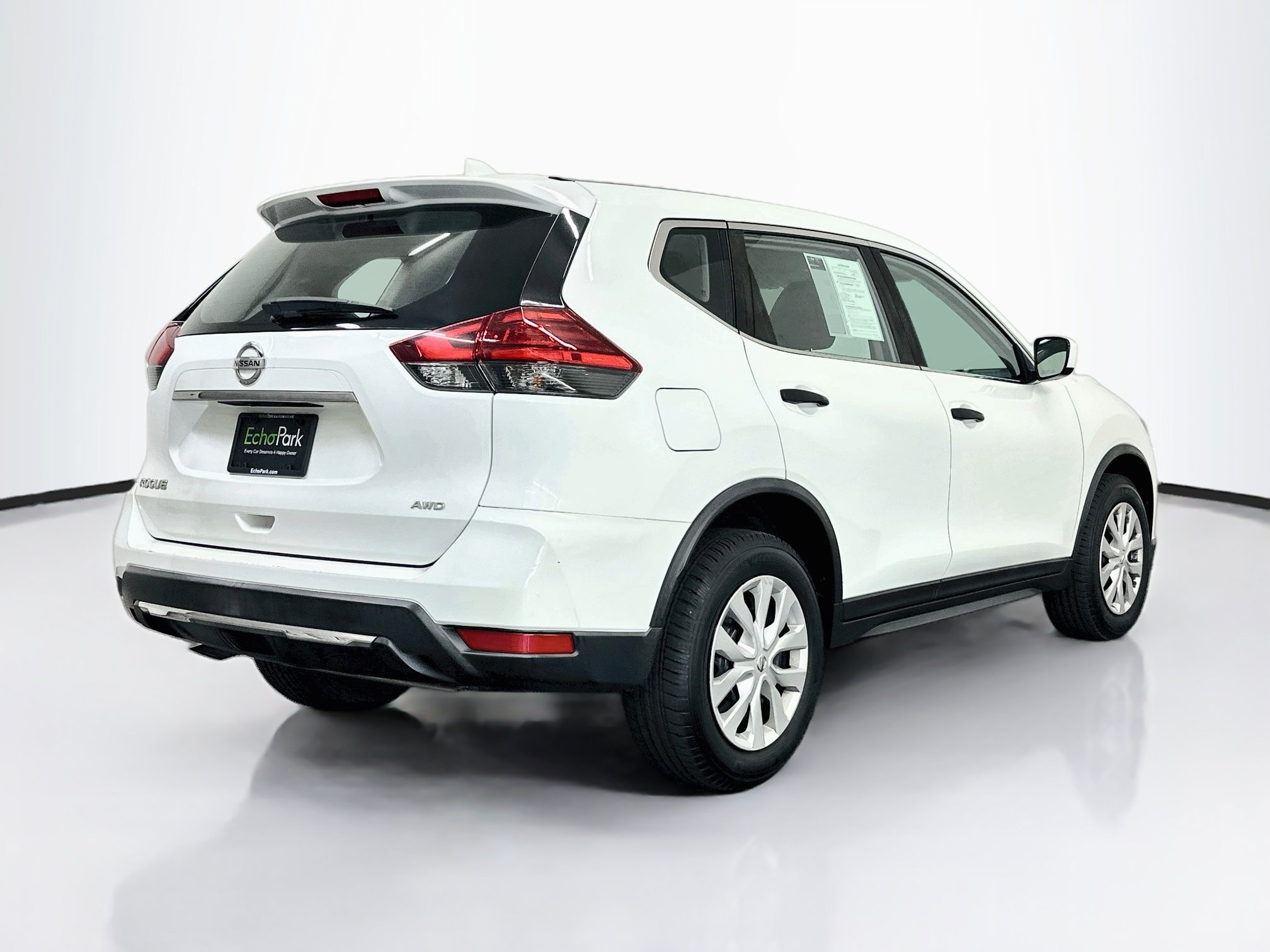 Used 2017 Nissan Rogue S AWD/4WD image 9
