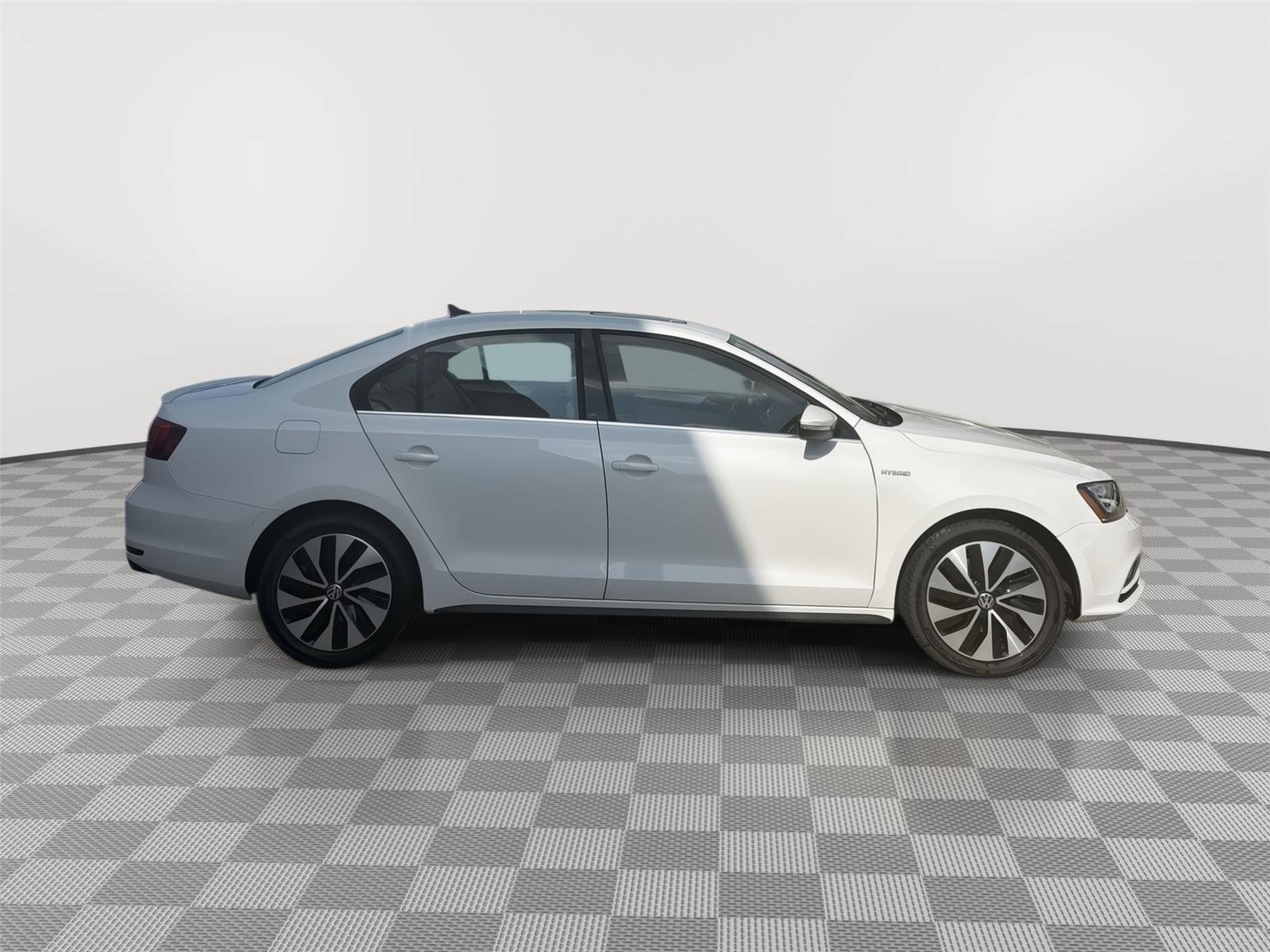 Used 2015 Volkswagen Jetta SEL Premium FWD image 2