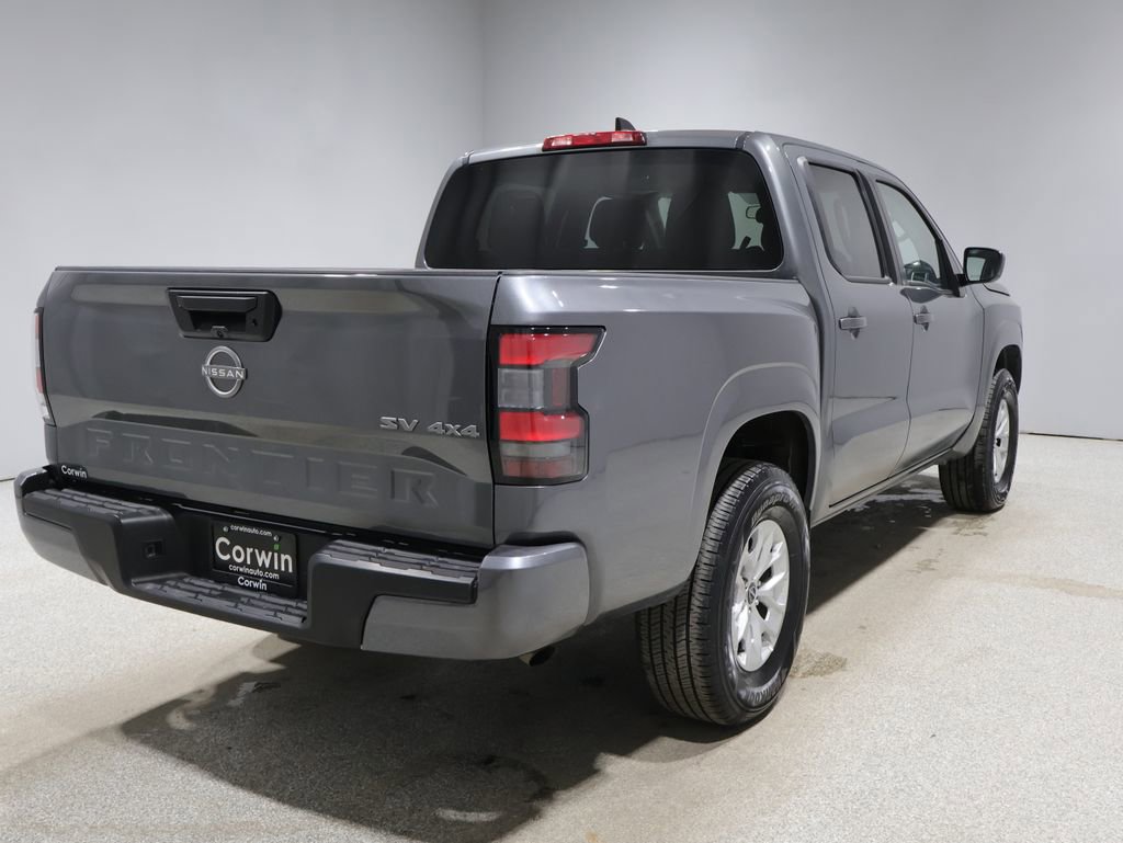 Used 2024 Nissan Frontier SV image 2