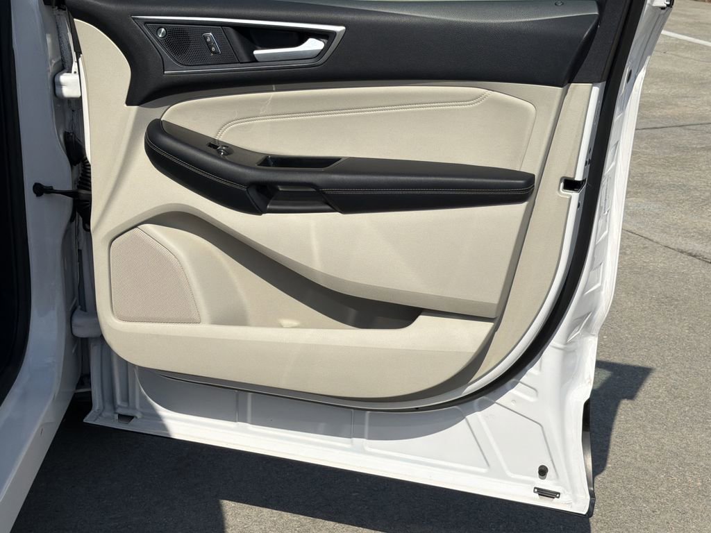 Used 2019 Ford Edge Titanium w/ Cold Weather Package image 14