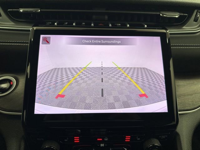 Used 2025 Jeep Grand Cherokee Limited w/ Black Appearance Package image 20