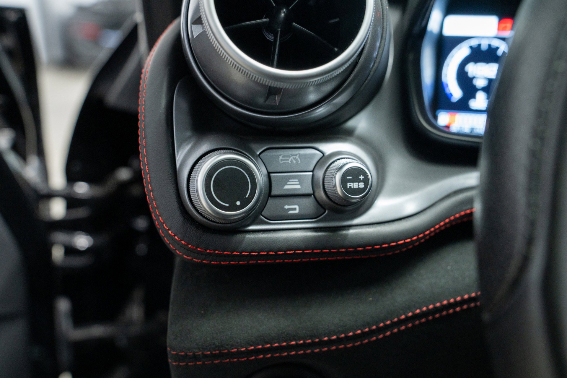 Used 2020 Ferrari GTC4Lusso T RWD image 29