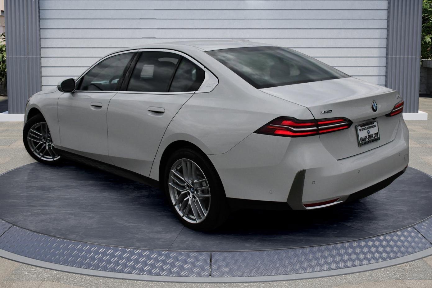 Used 2024 BMW 530i xDrive w/ Convenience Package image 6