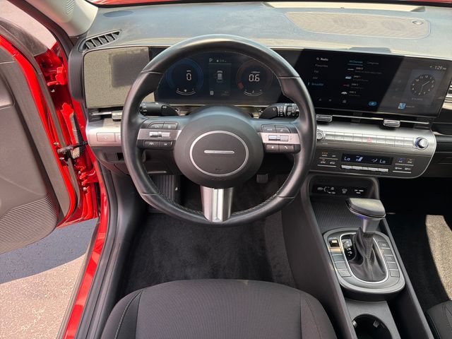 Used 2025 Hyundai Kona SEL FWD image 15