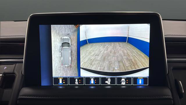 Used 2023 Chevrolet Tahoe Z71 w/ Luxury Package AWD/4WD image 14