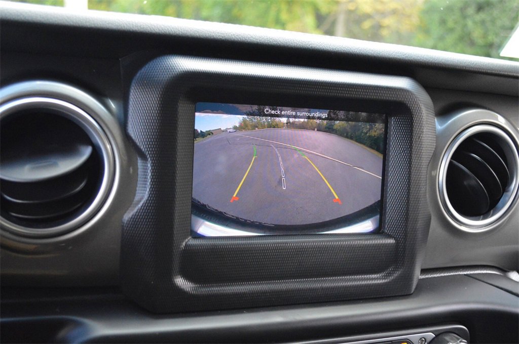 Used 2020 Jeep Wrangler Unlimited Sahara image 25