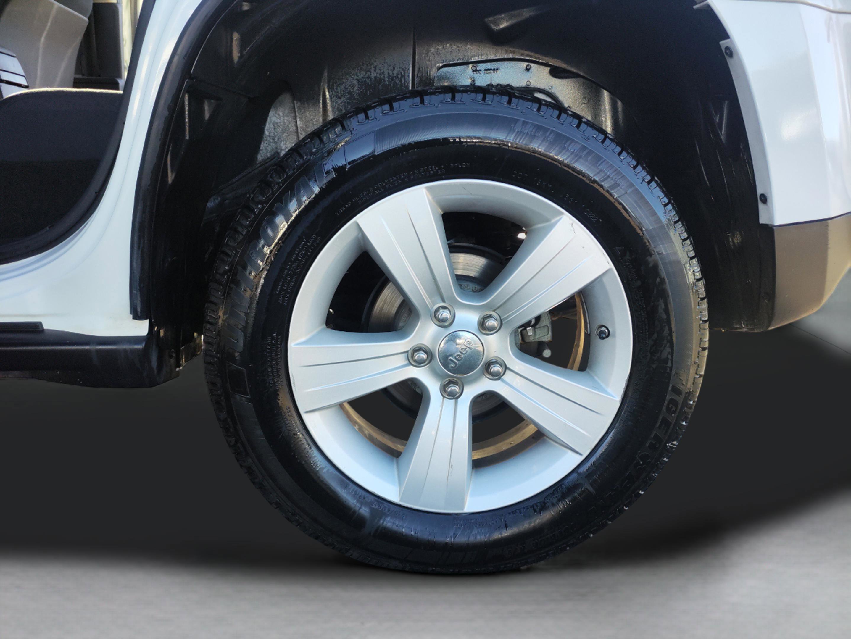 Used 2011 Jeep Patriot Latitude AWD/4WD image 36