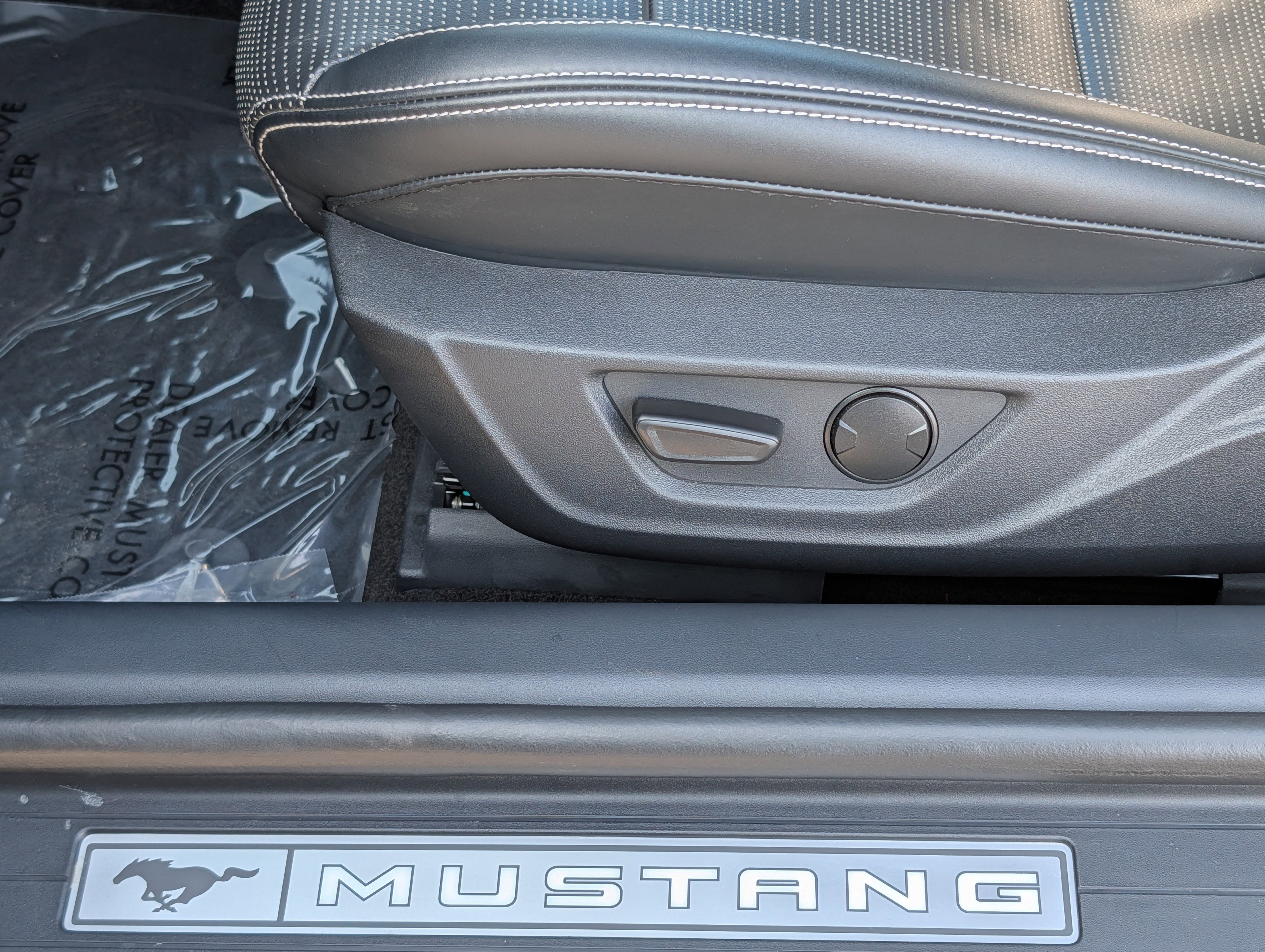 Used 2024 Ford Mustang GT Premium image 14