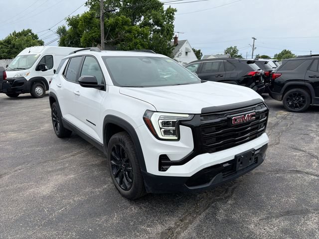 Used 2026 GMC Terrain Elevation w/ Elevation Premium Package FWD image 11