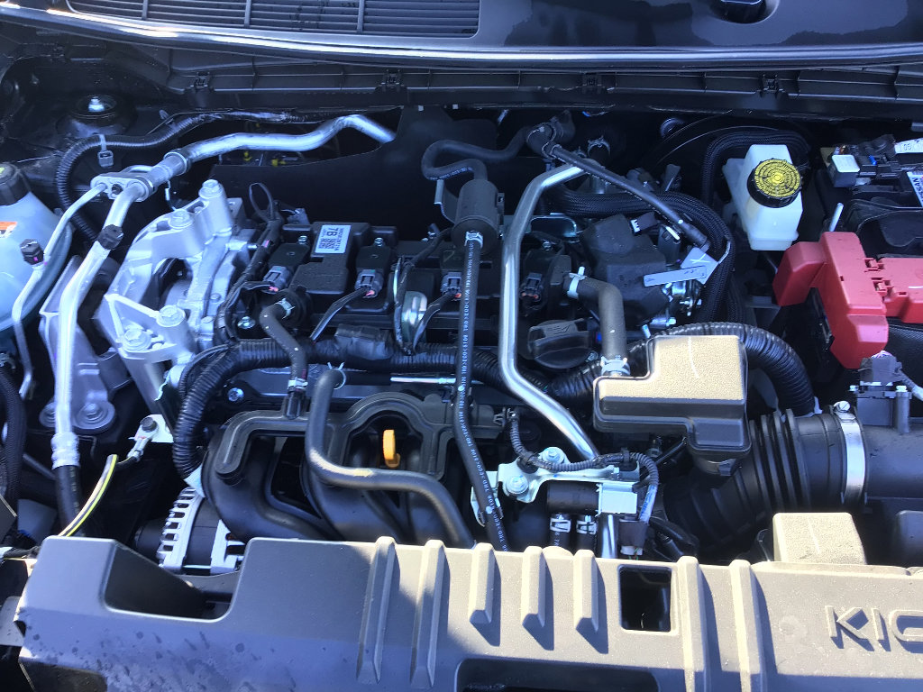 New 2025 Nissan Kicks SV image 7