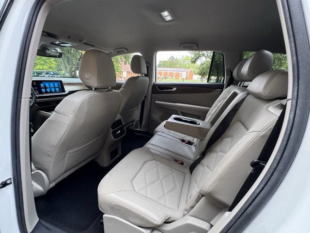 Used 2024 Volkswagen Atlas SE AWD/4WD image 34