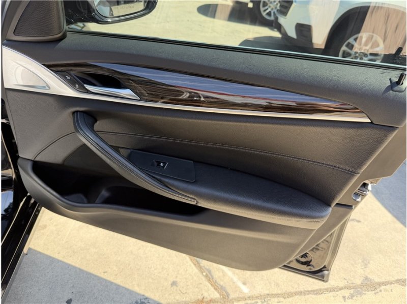 Used 2018 BMW 540i w/ Premium Package RWD image 29