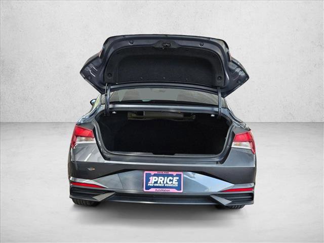 Used 2023 Hyundai Elantra SEL FWD image 6