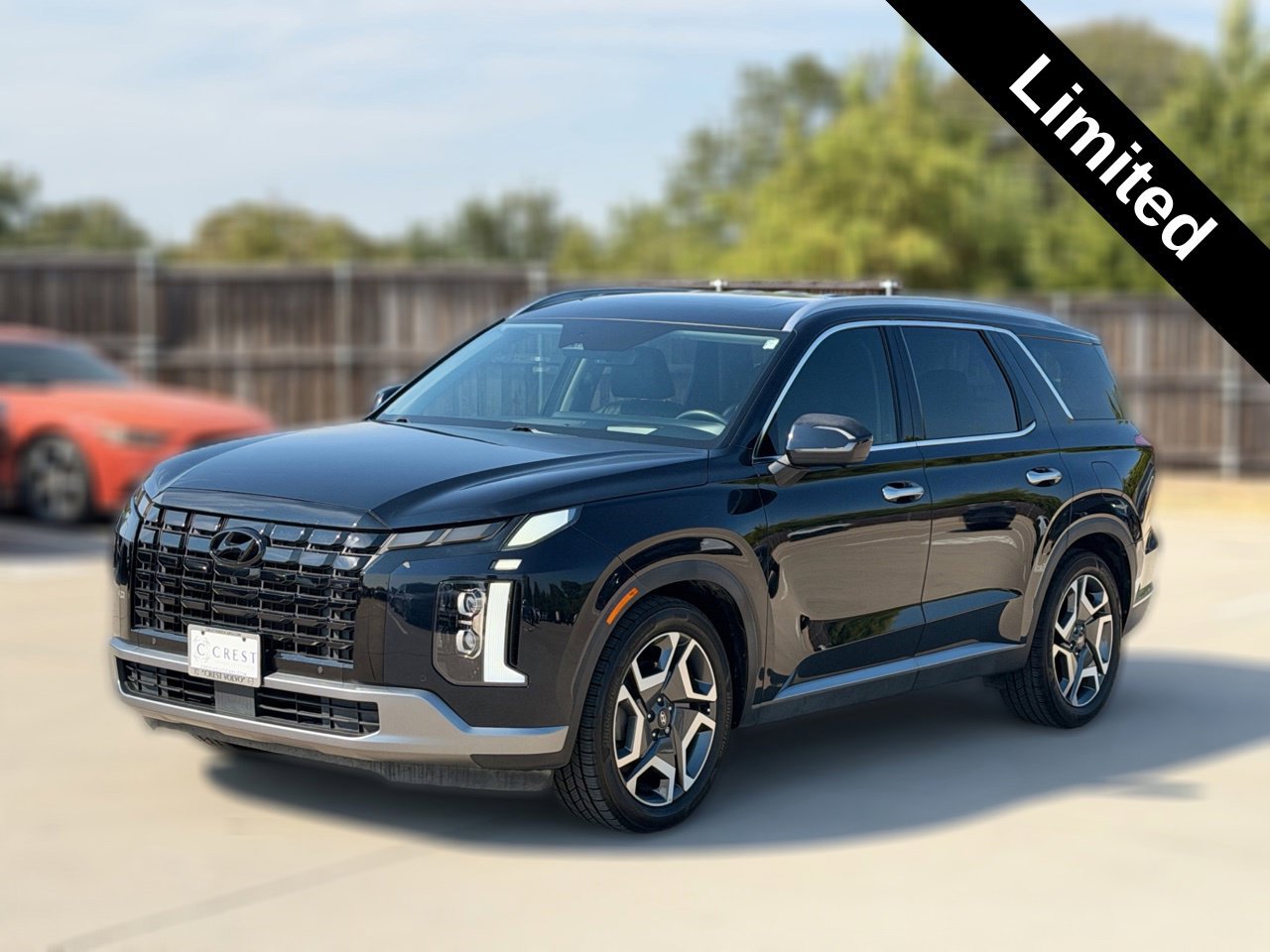 Used 2023 Hyundai Palisade Limited FWD image 2