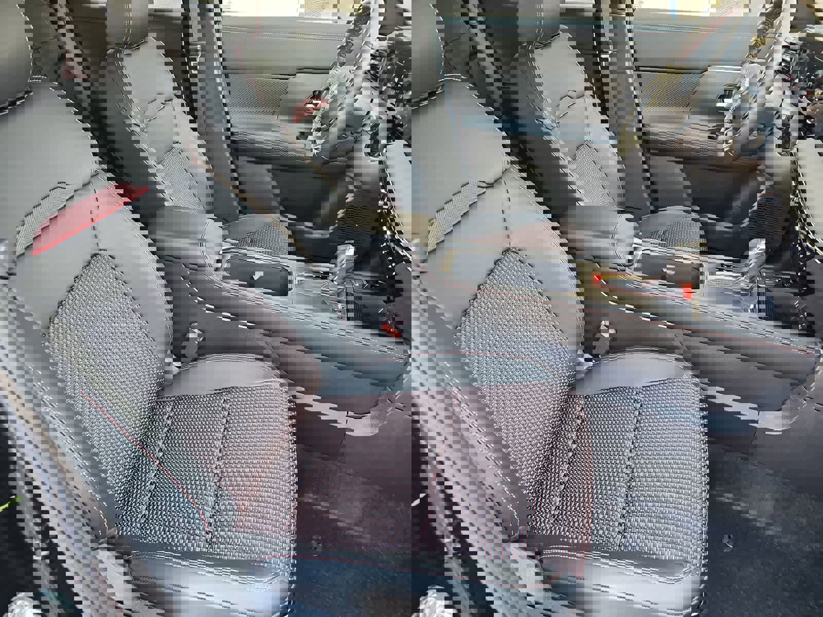 Used 2025 Nissan Kicks SR FWD image 18