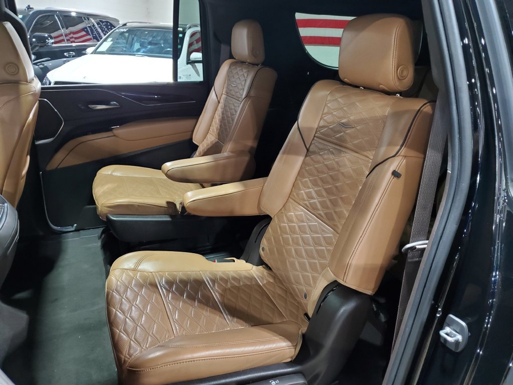 Used 2022 Cadillac Escalade ESV Premium Luxury AWD/4WD image 26