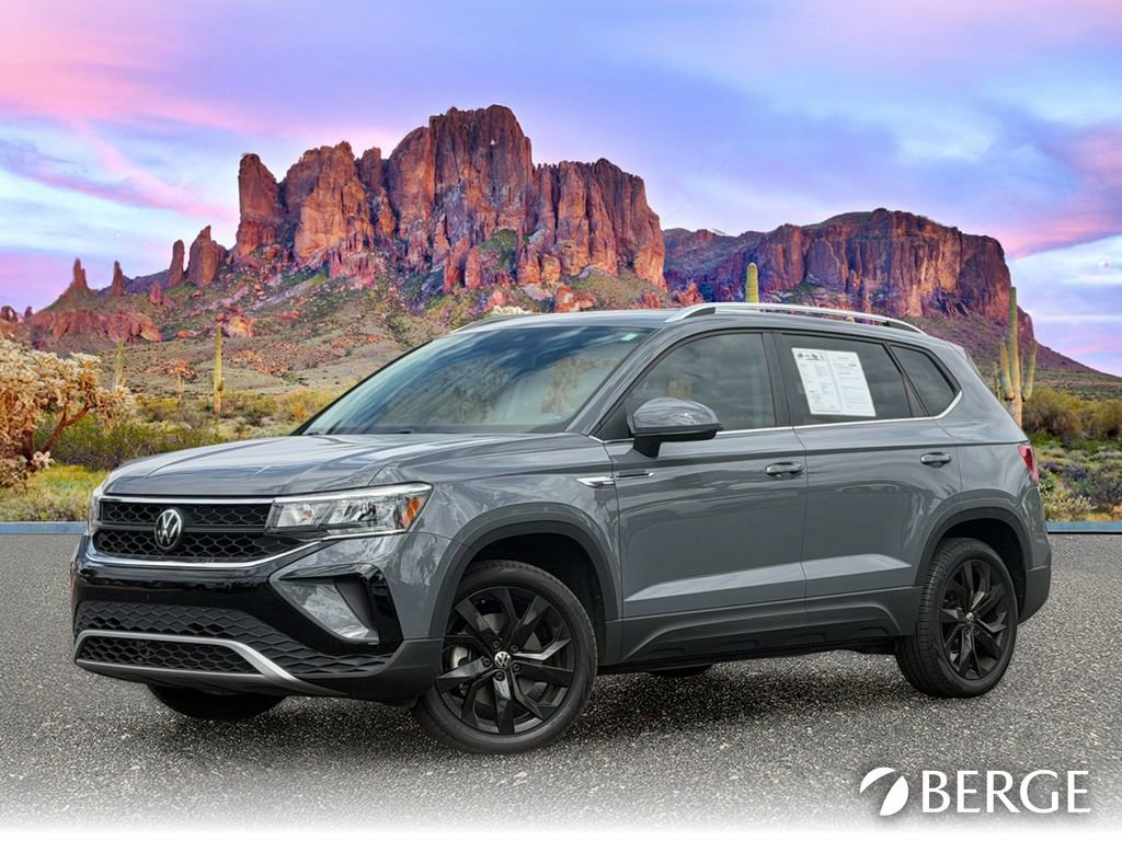 Used 2022 Volkswagen Taos SE FWD image 2