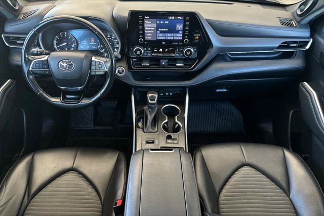 Certified 2021 Toyota Highlander XSE FWD image 3