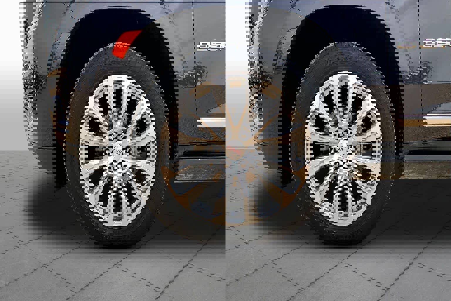 Used 2023 GMC Yukon XL Denali image 10