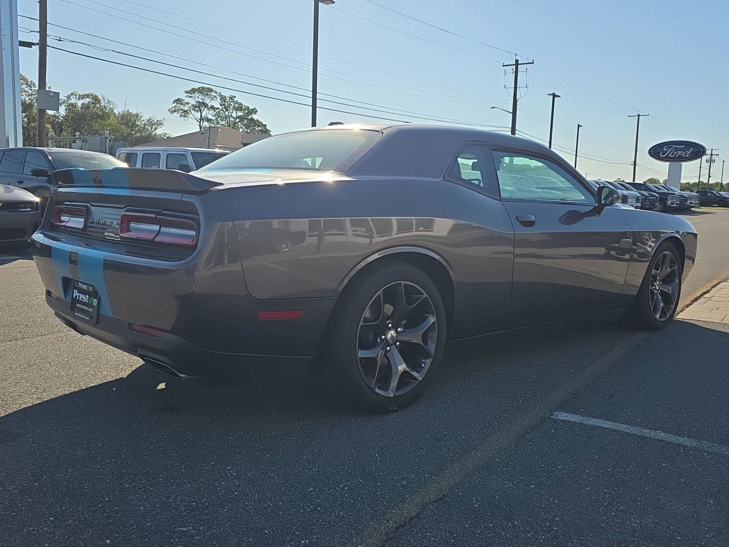 Used 2017 Dodge Challenger R/T w/ Sound Group RWD image 7