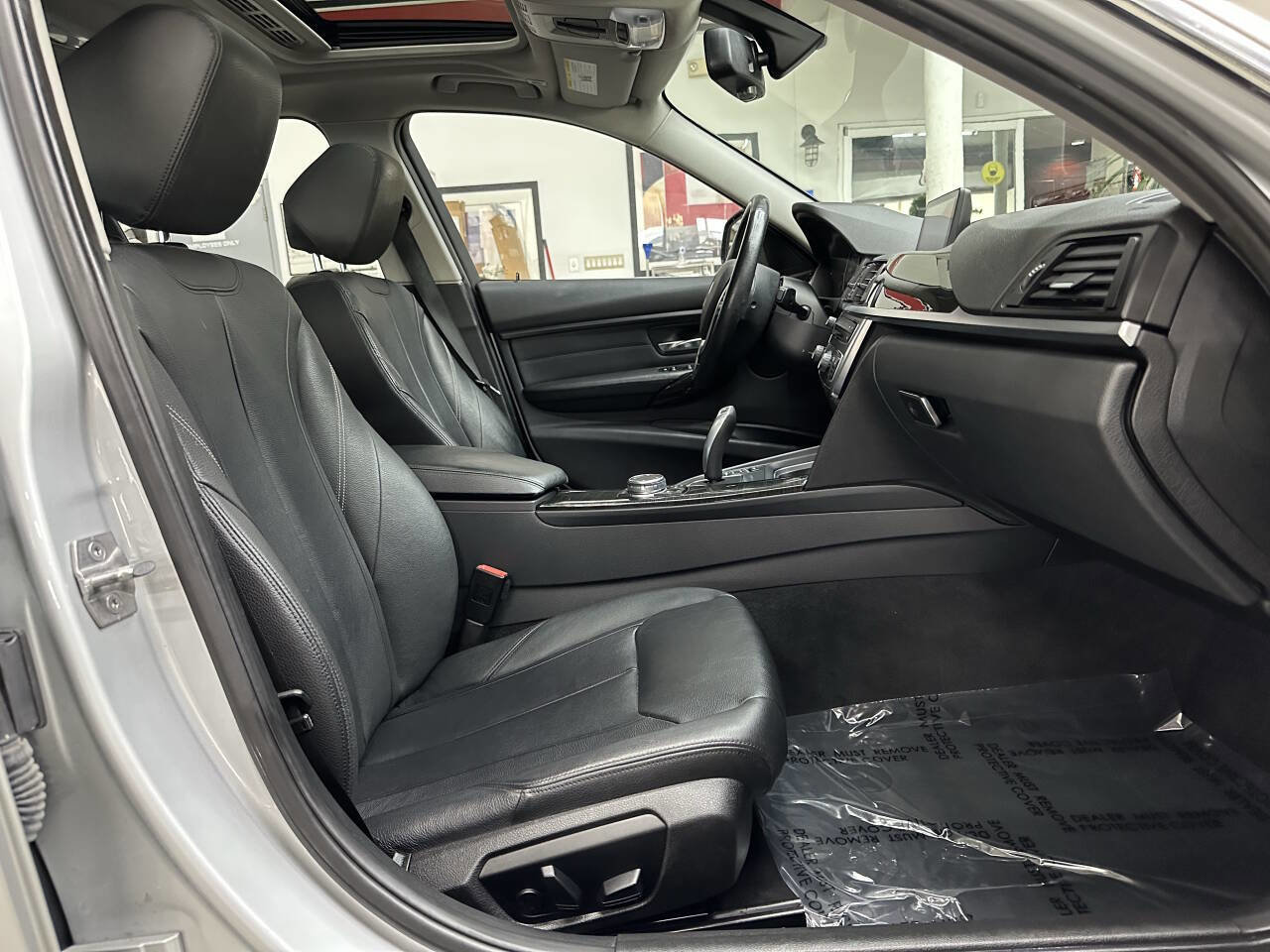 Used 2015 BMW 328i xDrive Sedan AWD/4WD image 17